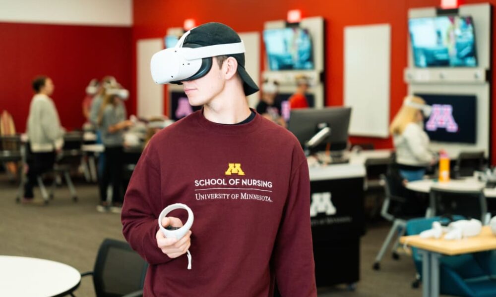 at-the-university-of-minnesota-school-of-nursing,-virtual-reality-helps-train-and-retain